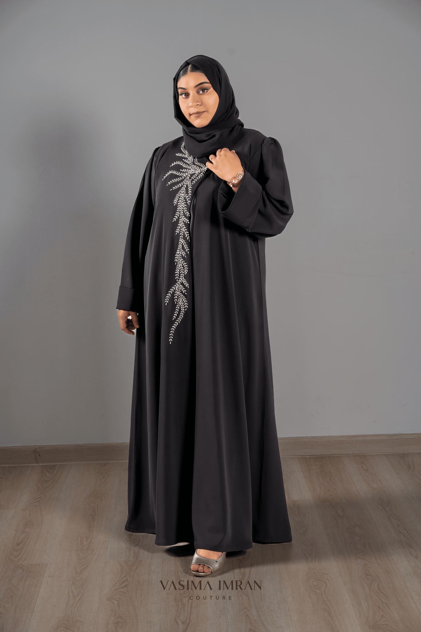 VI Noir Leaf Embroidered Abaya