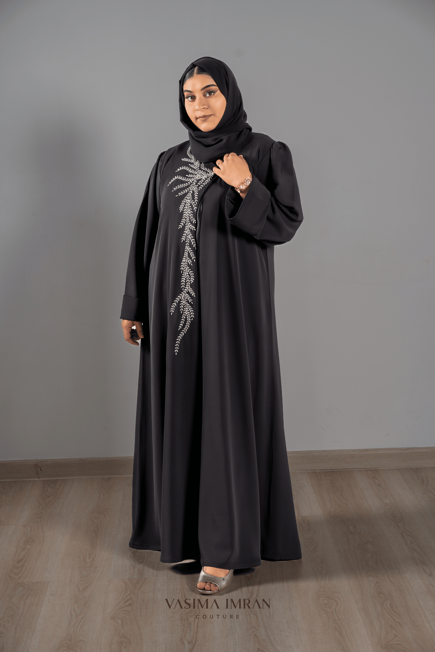 VI Noir Leaf Embroidered Abaya