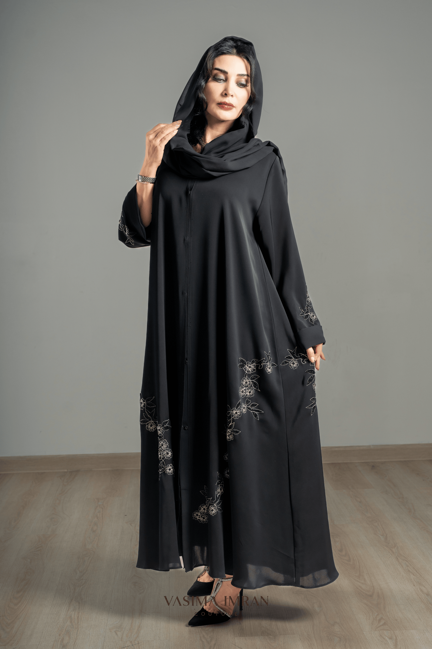 VI Noir Floral Threadwork Abaya