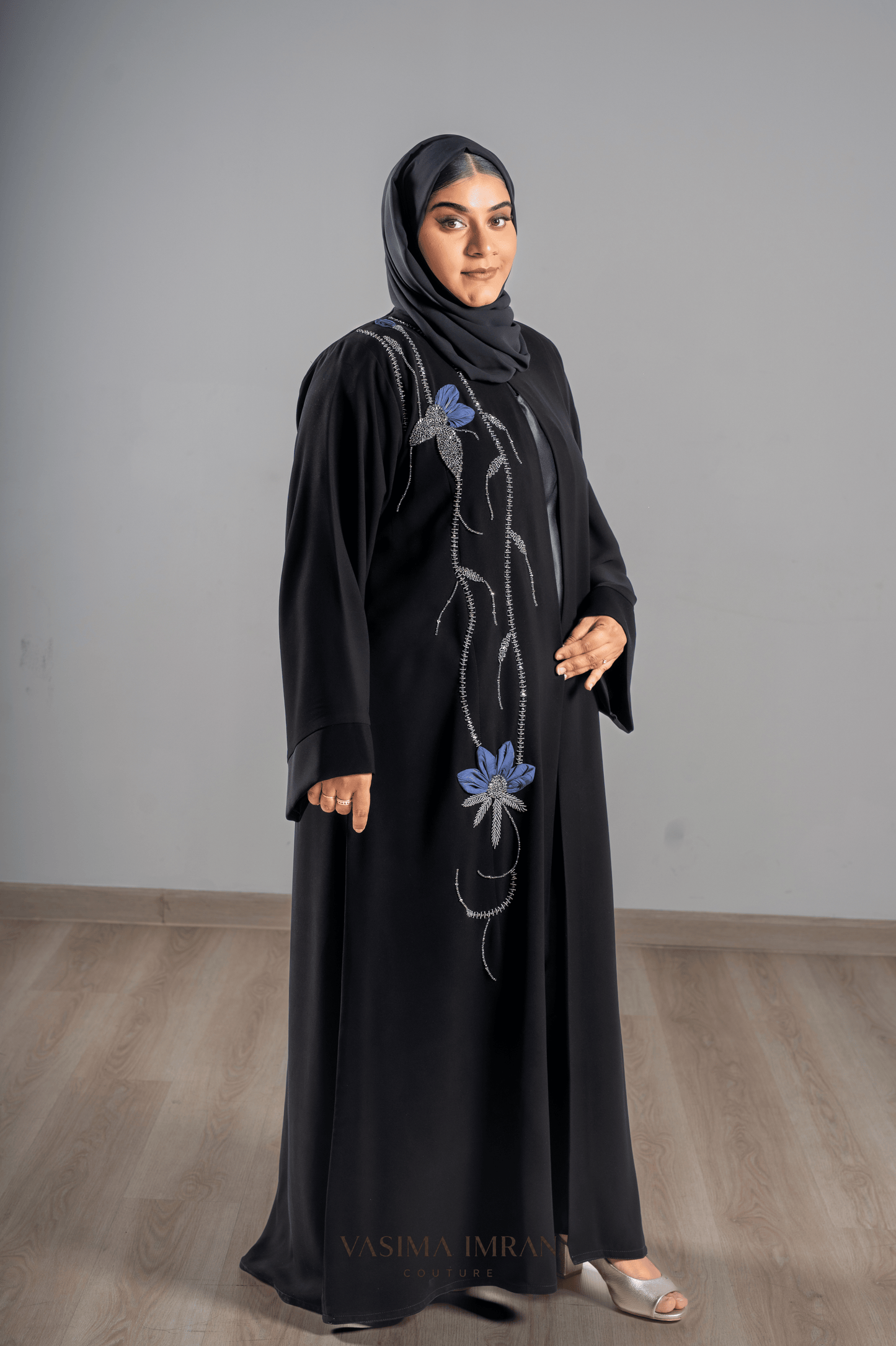 VI Noir Floral Appliqué Abaya