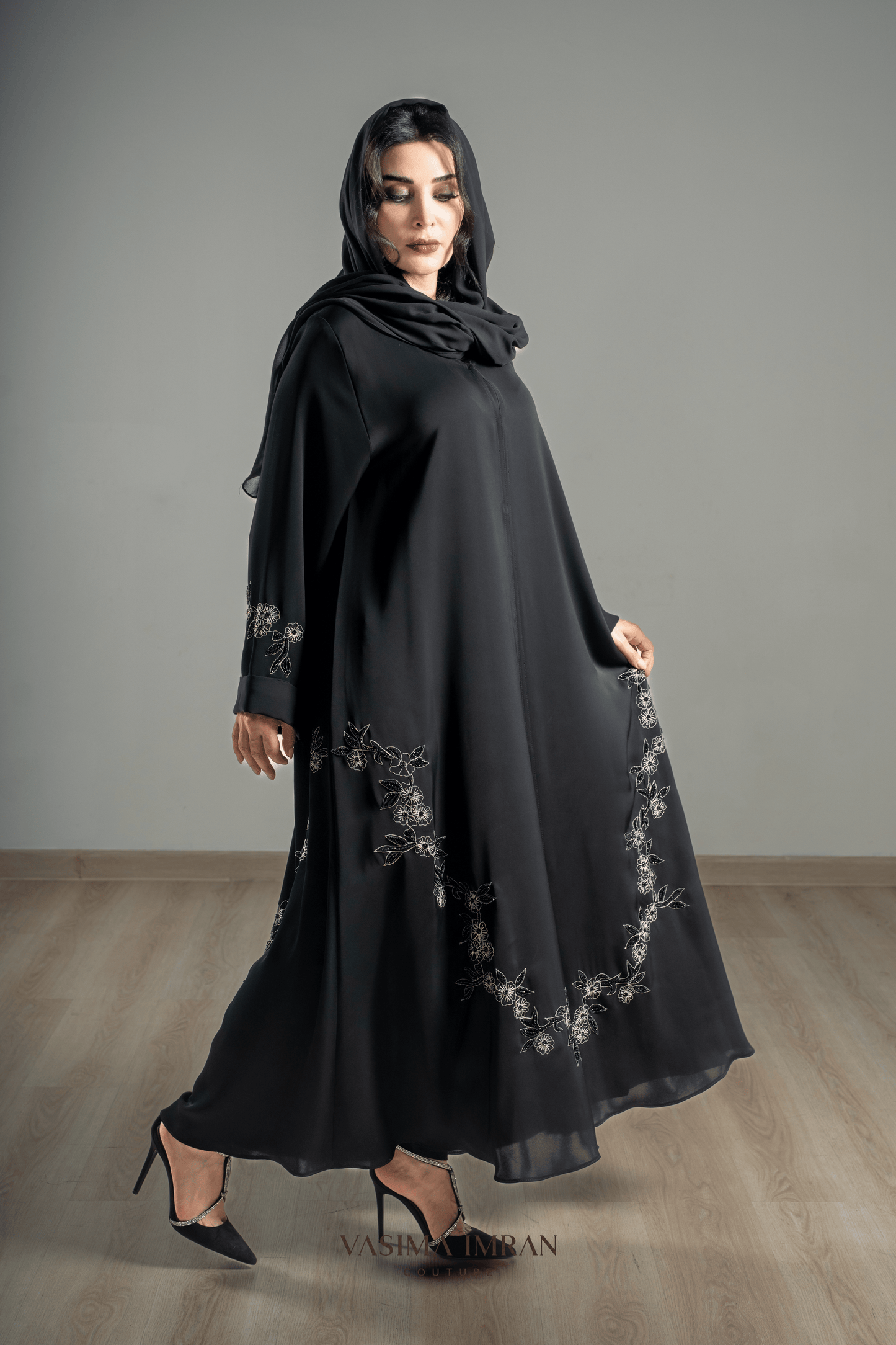 VI Noir Floral Threadwork Abaya