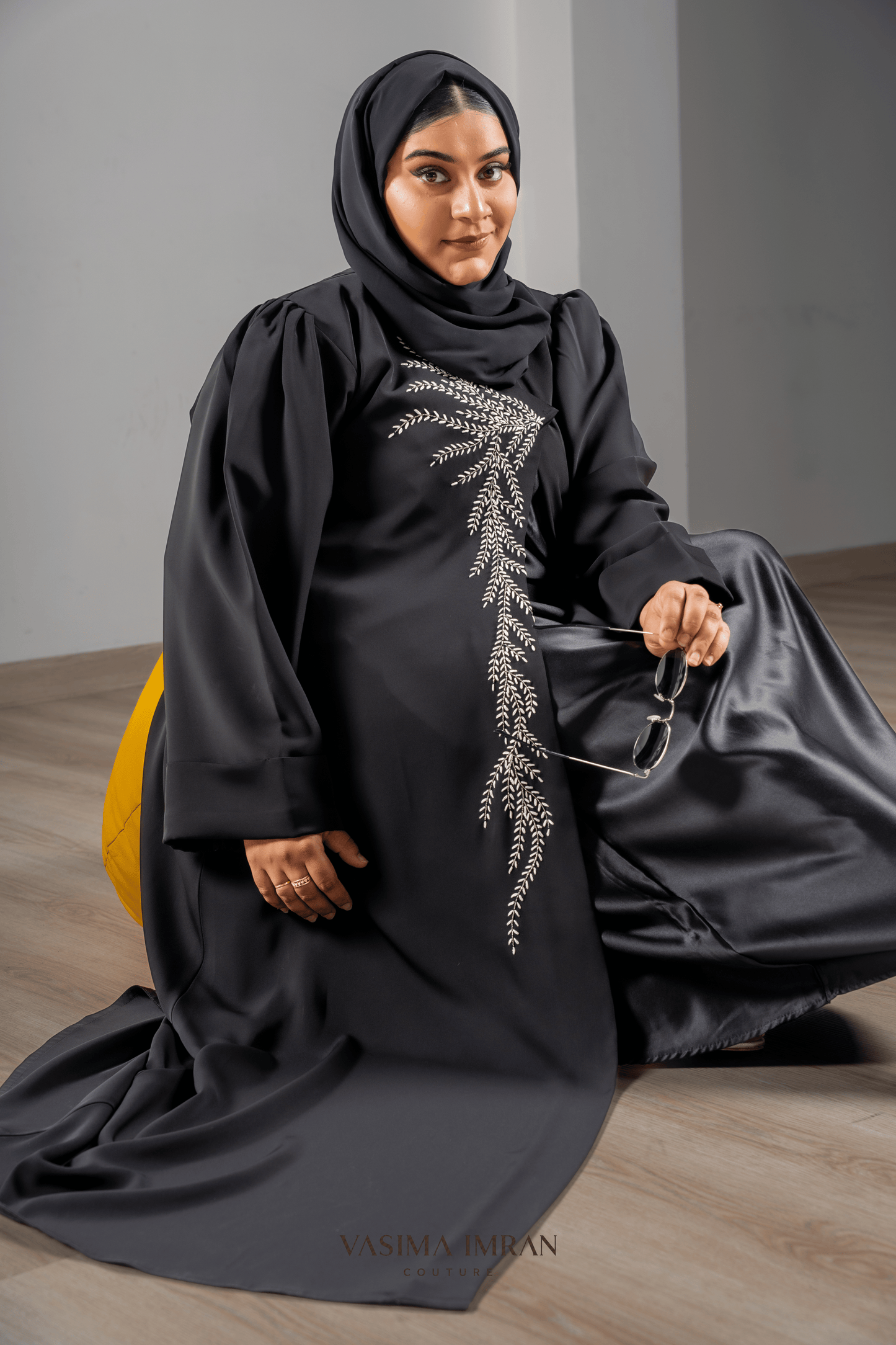 VI Noir Leaf Embroidered Abaya