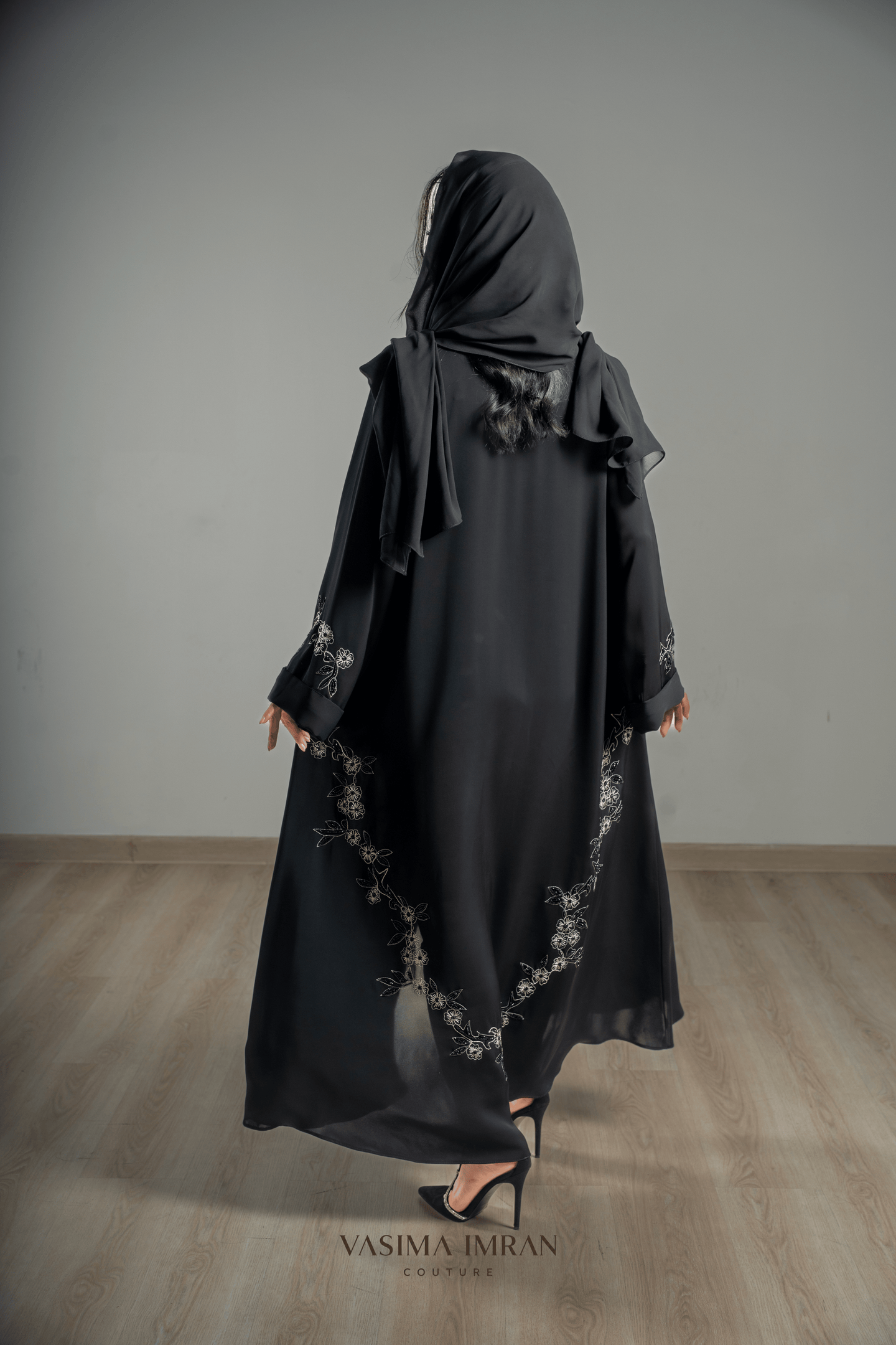 VI Noir Floral Threadwork Abaya